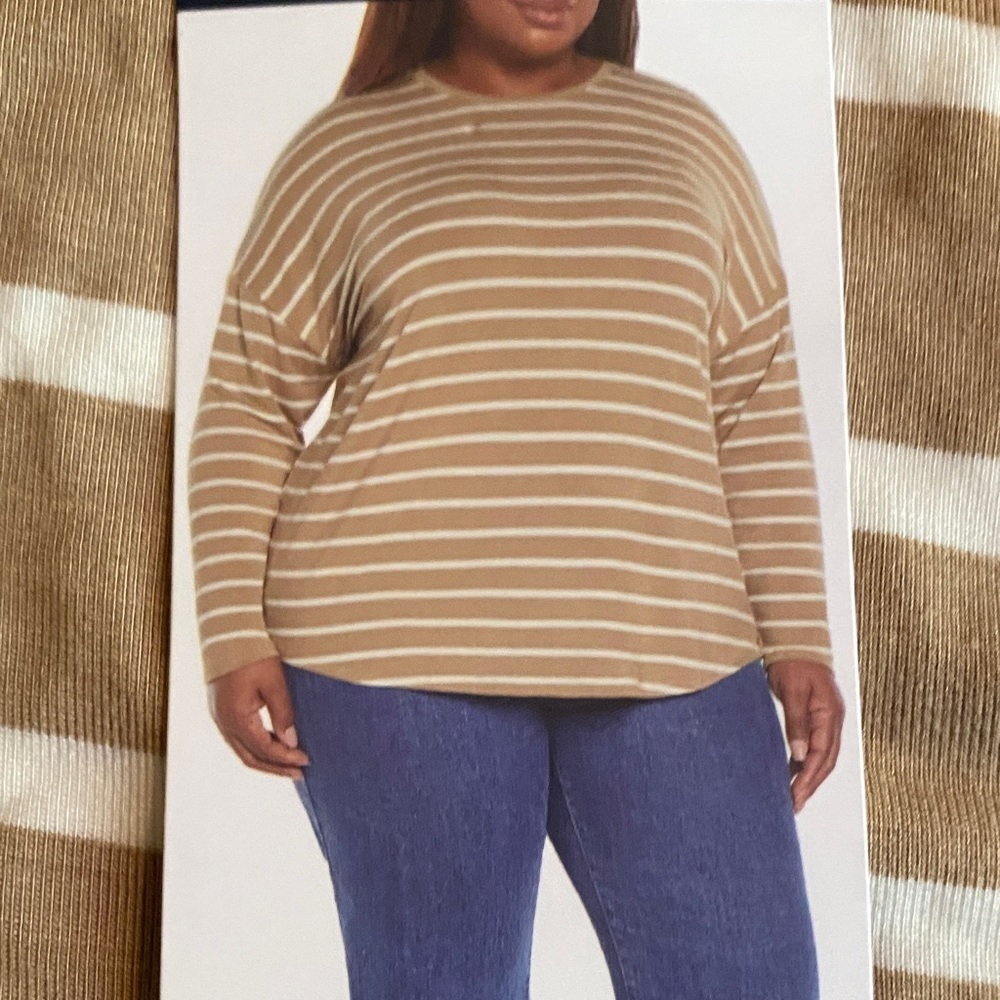 GAP Women's Beige Striped Long Sleeve Tee